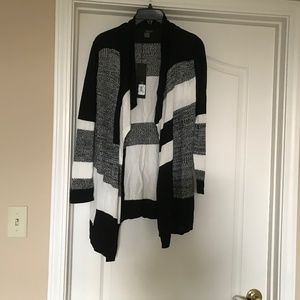 Renuar black and cream sweater